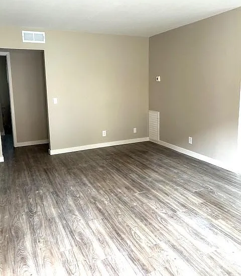 426 N Buena Vista St #1 — Photo 2