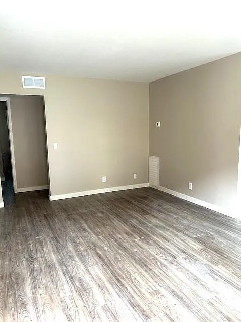 Building Photo - 426 N Buena Vista St #1