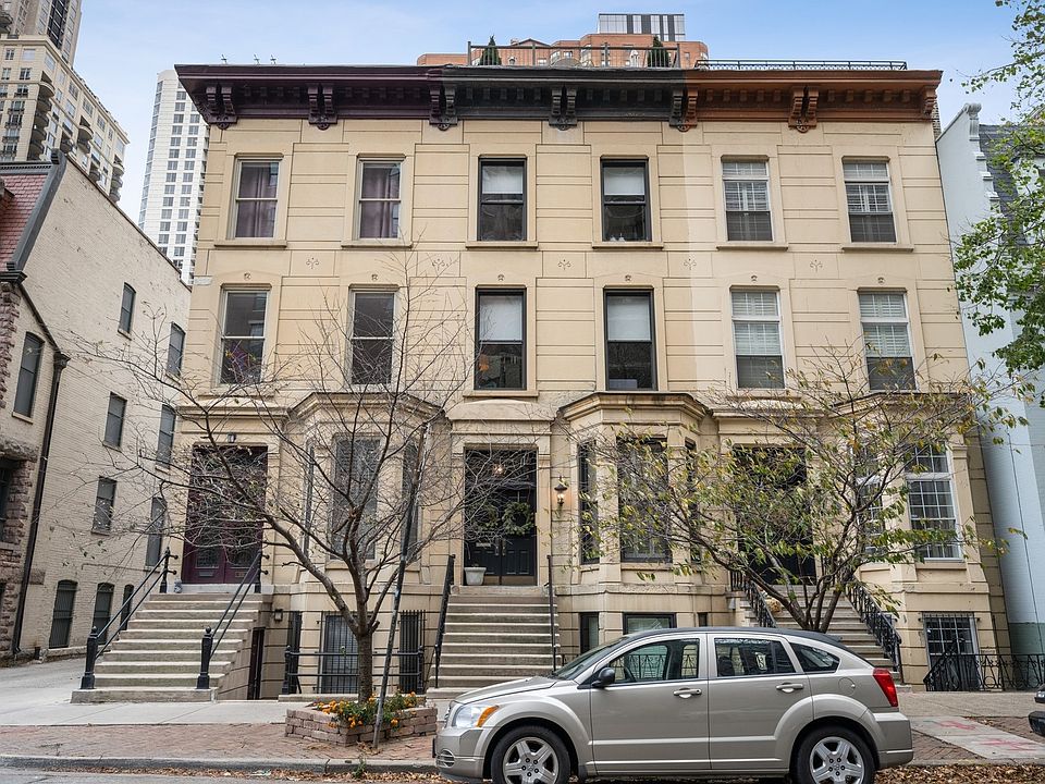 1st image of 857 N Dearborn St #1