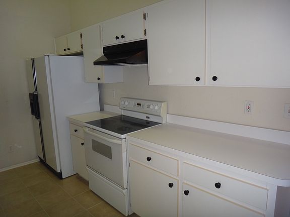 Kitchen -new tile floor
