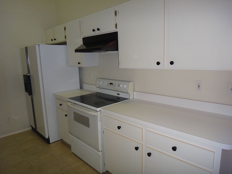 Kitchen -new tile floor