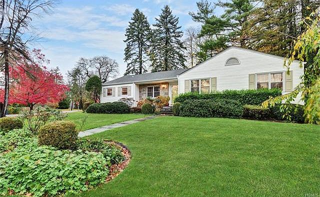 1st image of 546 Claflin Ave