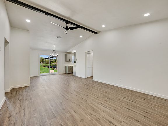 4th image of 11827 Fm 1392