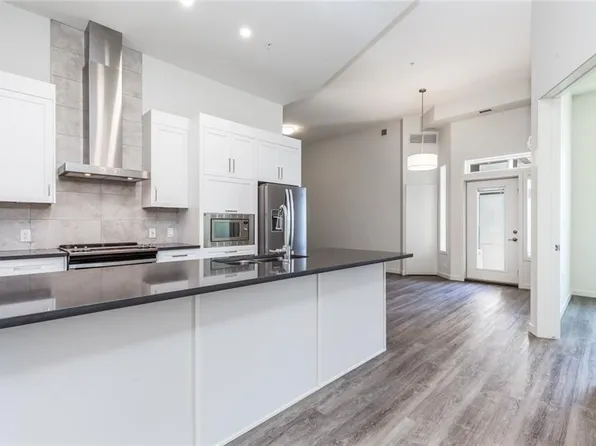 12 S Mahogany Path SE #109, Calgary, AB T3M 3H6