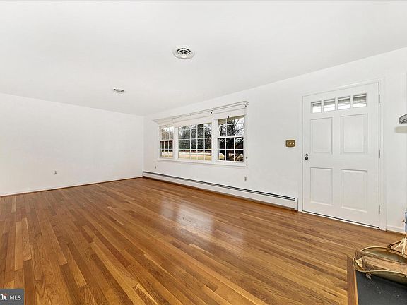 3rd image of 9811 Watkins Rd