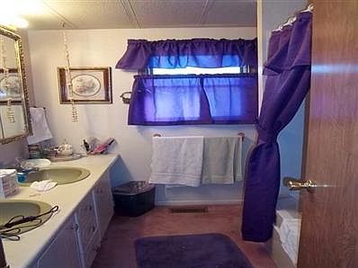 4th image of 1721 N Cody Ave