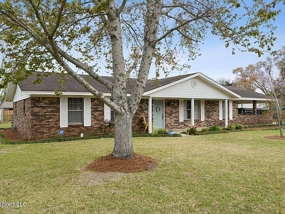 2nd image of 205 Saint Augustine Dr