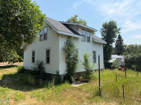 420 Main St, Stanton, ND 58571