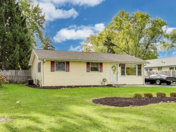 33336 N Indian Ln, Grayslake, IL 60030