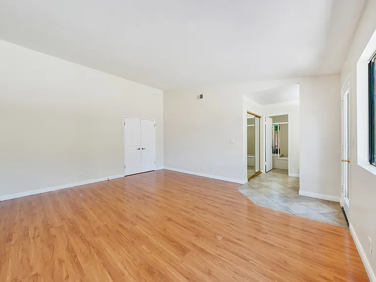 156 Appletree Ave — Photo 16