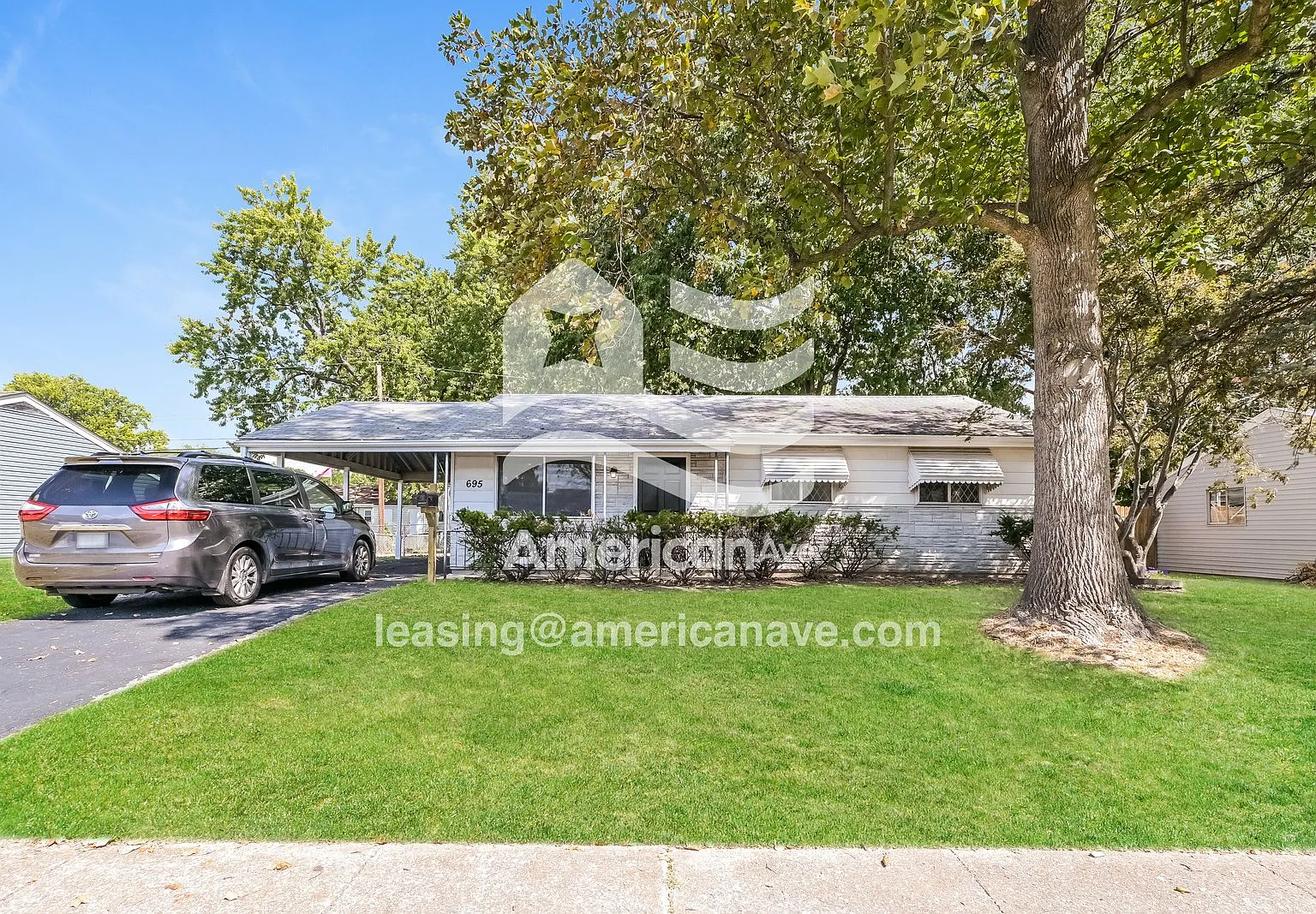3 bed, 1.5 bath, 936 sqft, $1,744 — Photo 1