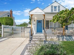 1042 Jerome Rd, Franklin Square, NY 11010