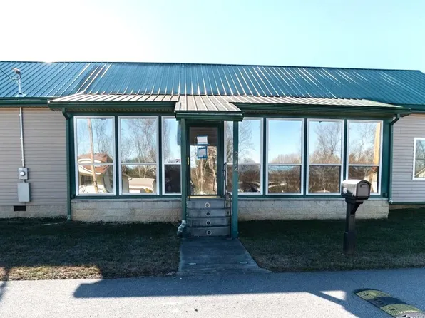 212 Kentucky Ave, Greenup, KY 41144