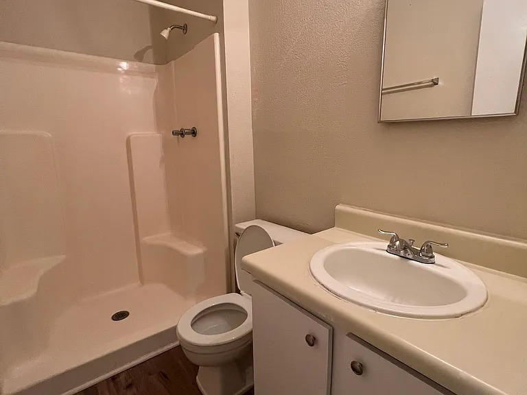 1555A Oakpointe Dr SW #A — Photo 18