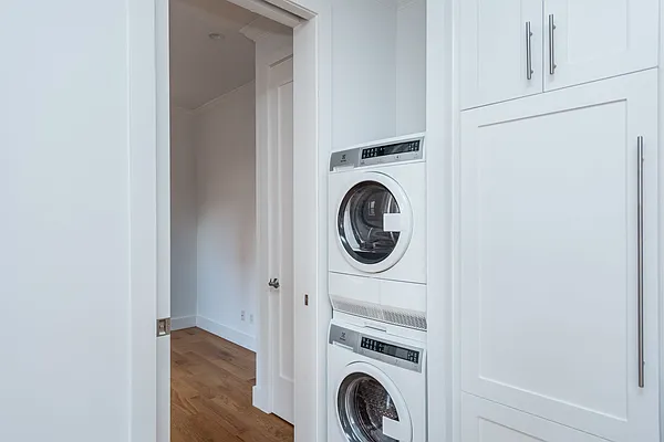 Rented by Nooklyn NYC LLC | media 43