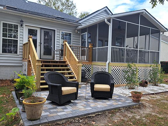 5th image of 1584 Oakhurst Dr
