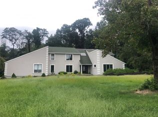 12 Chestnut Dr, Colts Neck, NJ 07722