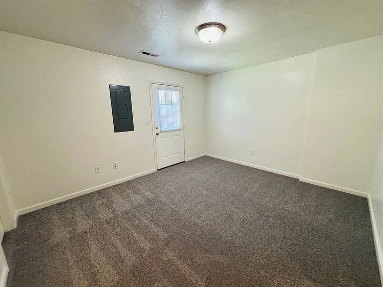 30 Salem Ln — Photo 7