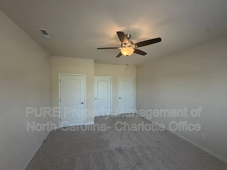 13818 Berkley Ave — Photo 47