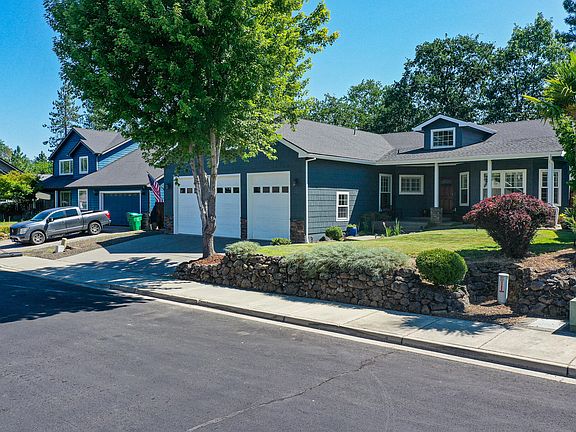 4th image of 25 Wildwood Dr