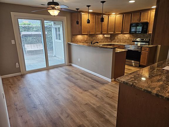 4th image of 500 NE 147th Ave