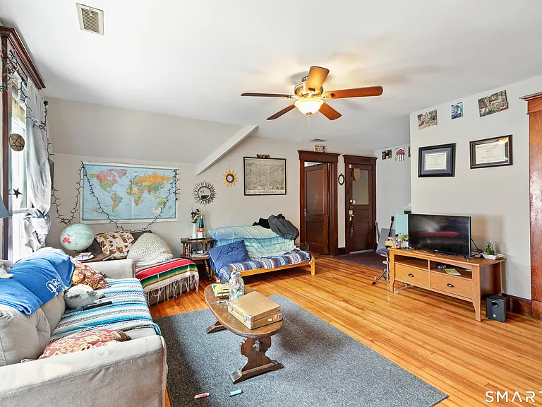 255 W Elm St #3 — Photo 4