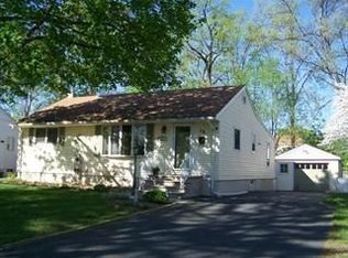 15 Stratford Pl, Riverdale, NJ 07457