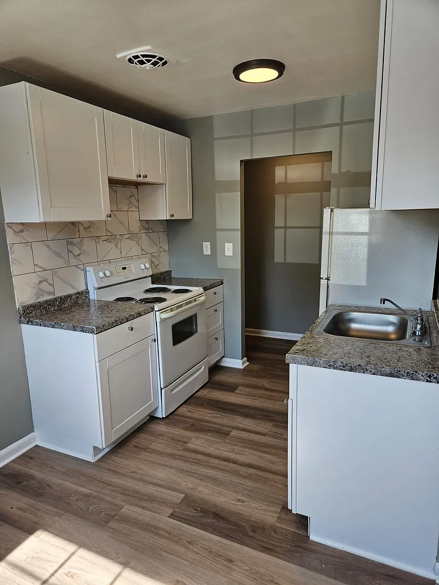 Building Photo - 1801 Shoshone Dr #2