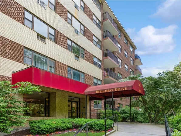 100 Diplomat Drive #8P, Mount Kisco, NY 10549