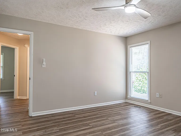 1355 Longleaf Dr E — Photo 12