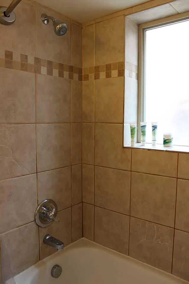 1421 N Pearl St — Photo 4