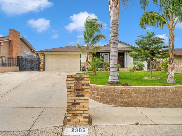 2305 Valencia Dr, Bakersfield, CA 93306