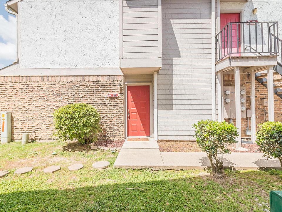 1st image of 1304 E Bayou Pkwy APT 7B