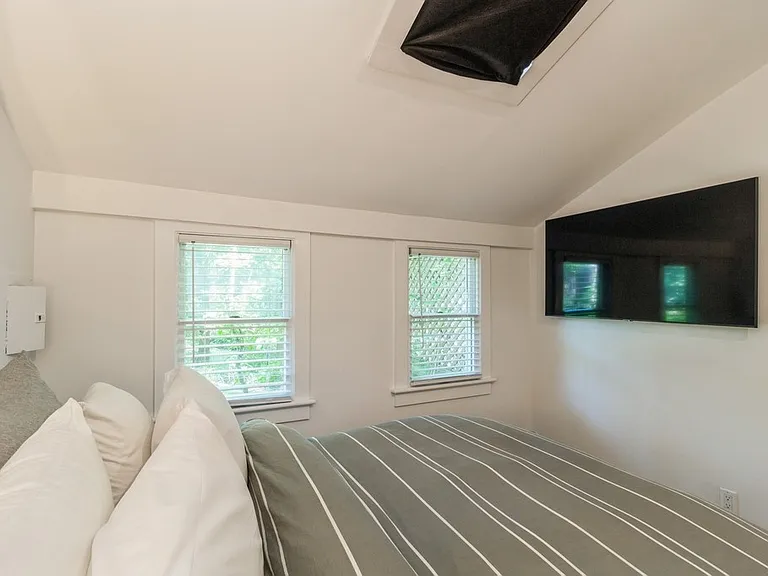23 Long Beach Ln — Photo 11