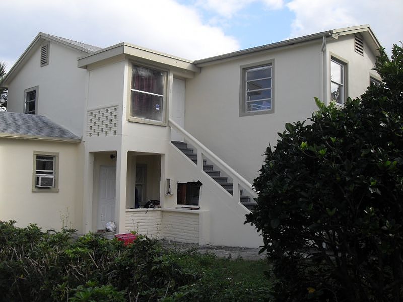 1st image of 228 N C St APT 2