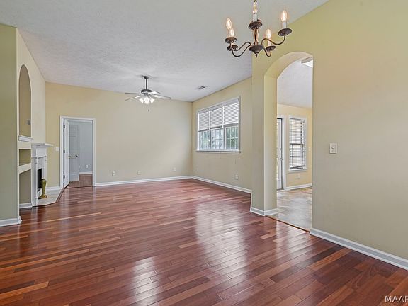2nd image of 8990 Stoneridge Pl