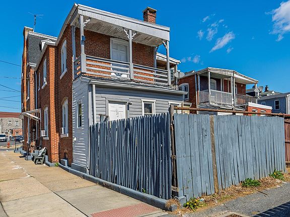 4th image of 546 Poplar St