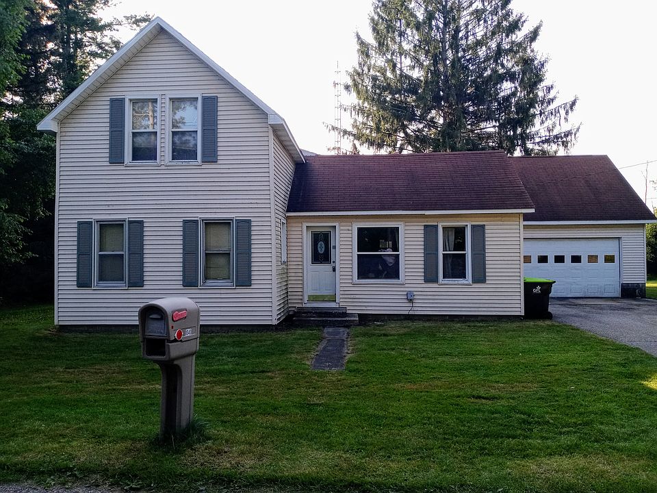 2nd image of 1040 River St