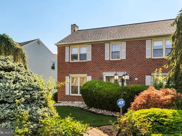 50 Stardust Dr, Holland, PA 18966