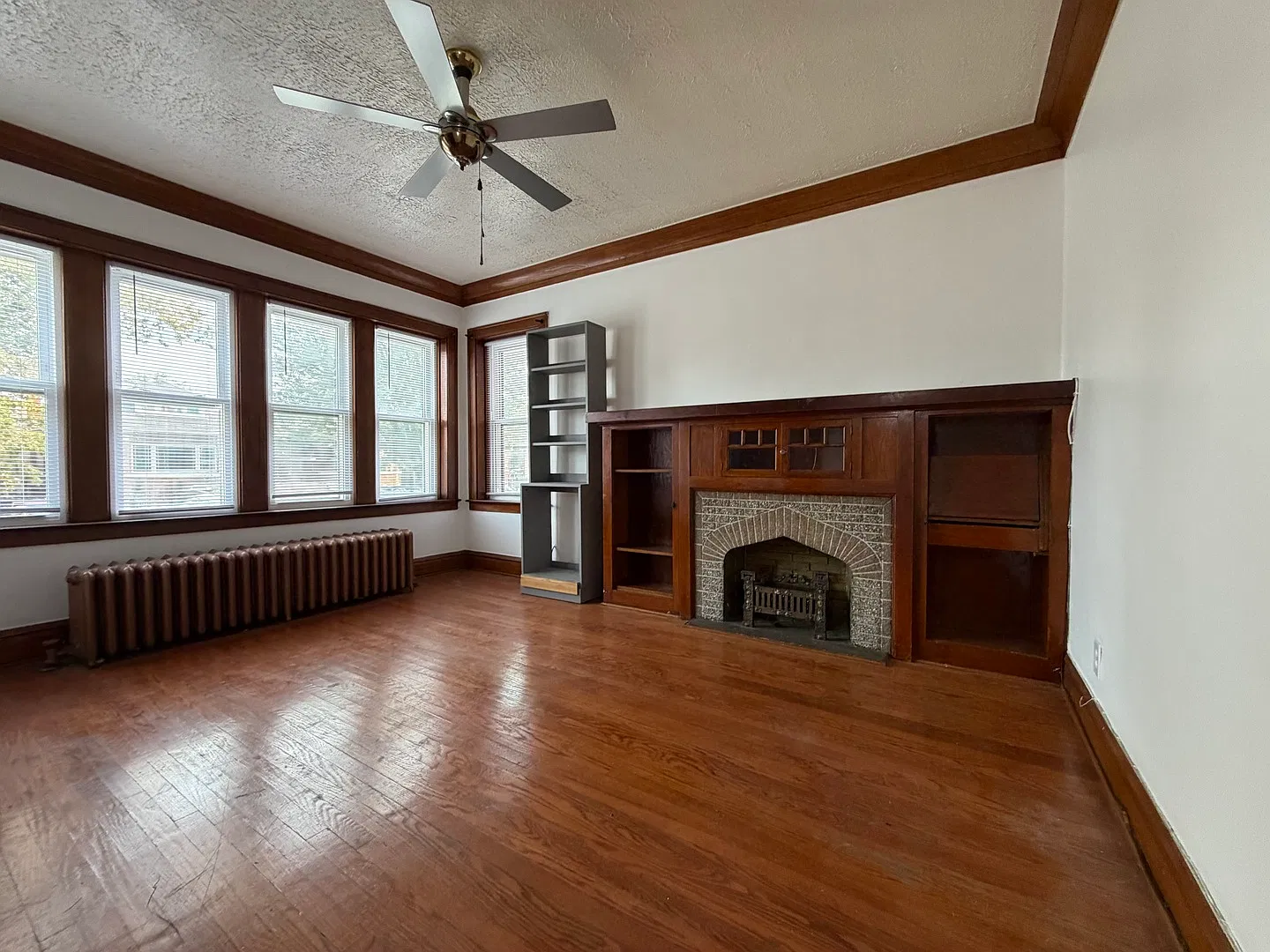 3 bed, $1,500 — Photo 2