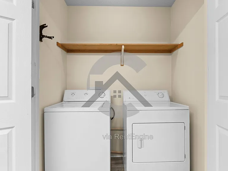 2022 Erbach St #4 — Photo 7