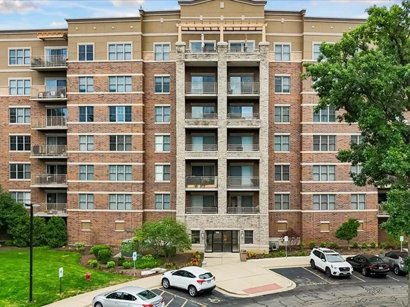 125 Lakeview Dr Unit 403, Bloomingdale, IL 60108