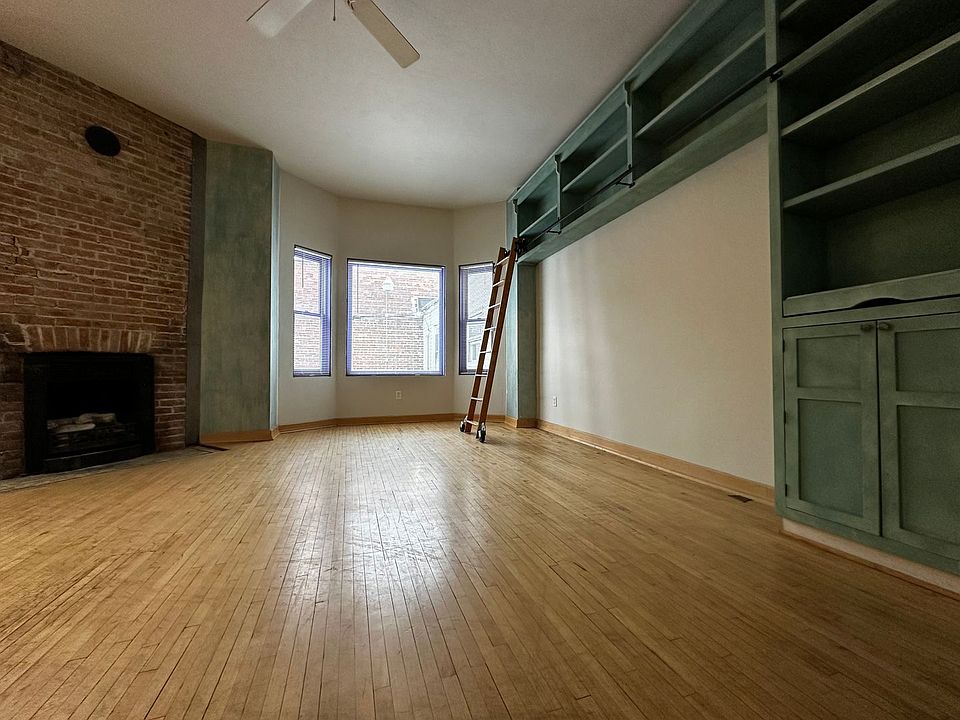 1st image of 123 N Broadway St #2