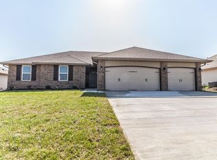 646 N Lincoln Ave, Republic, MO 65738