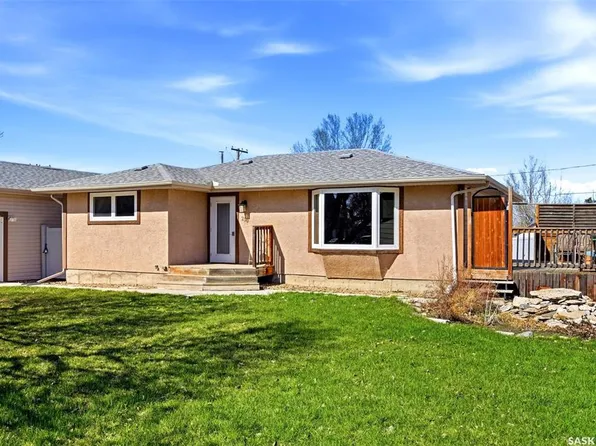 230 Prairie AVENUE, Briercrest, SK S0H 0K0