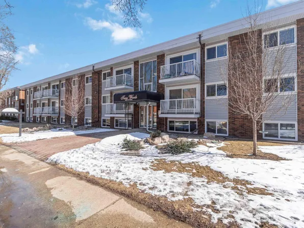 10225 117th St NW #111, Edmonton, AB T5K 1X7