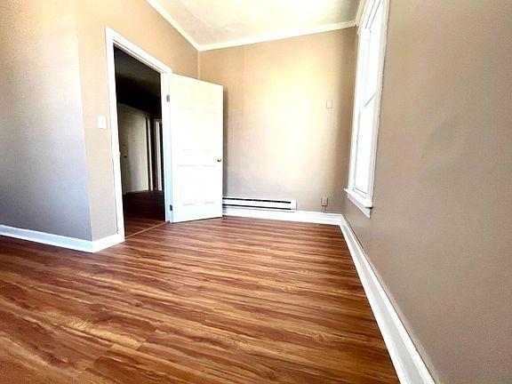5th image of 1505 Chapel St #8