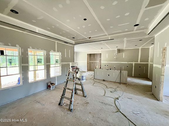 3rd image of 207 Hillstead Way
