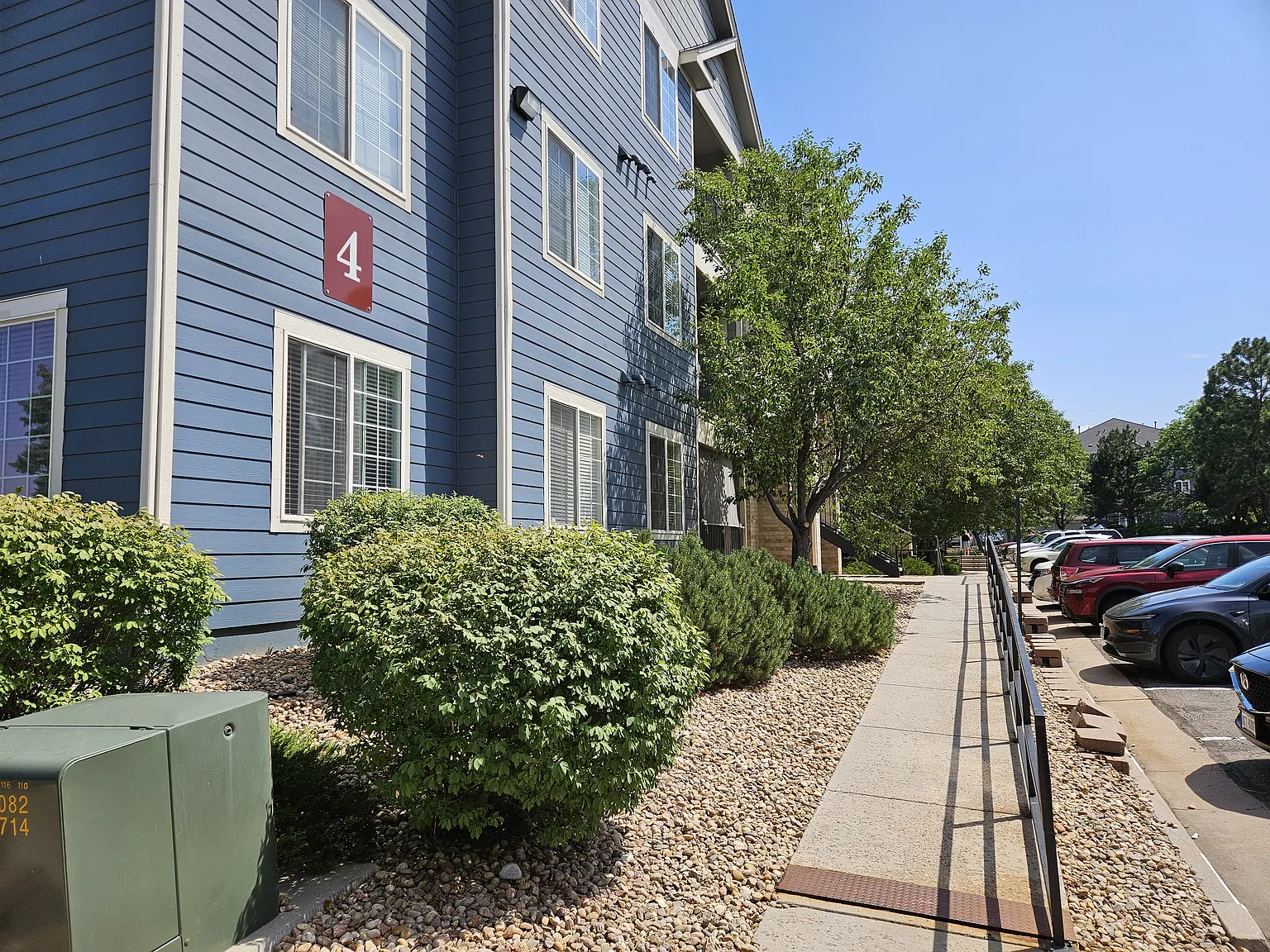 2 bed, 977 sqft, $1,750 — Photo 1