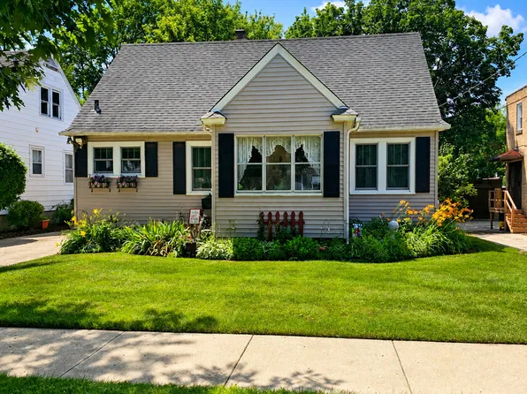 621 Lincoln Ave, Elgin, IL 60120